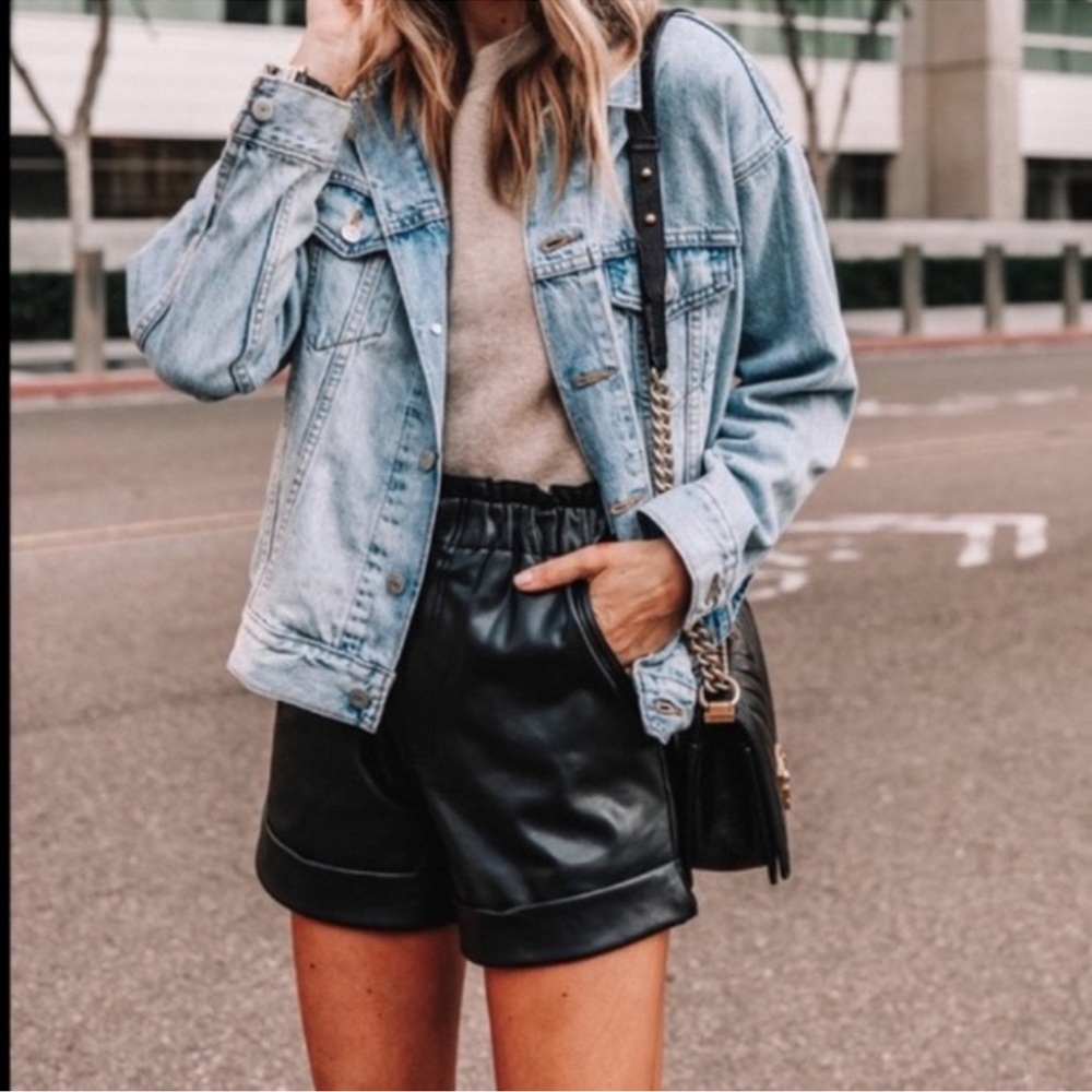 Abercrombie and Fitch Faux Vegan Leather Black Shorts Size Small